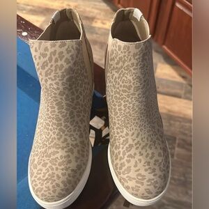 Coconuts by Matisso Leopard Wedge Sneaker Size 8.5 New